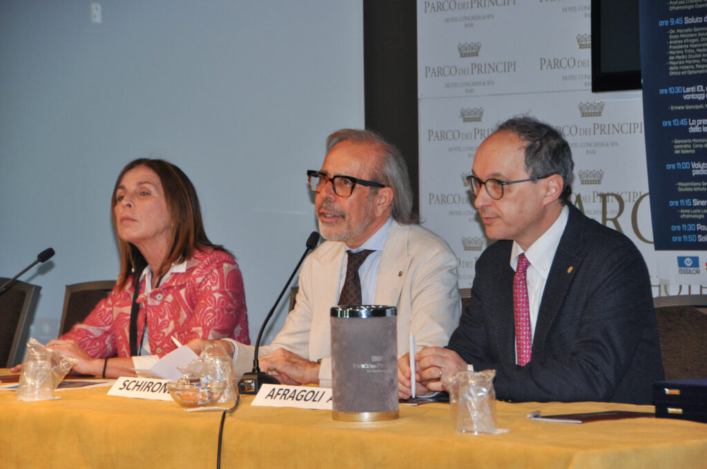 Congresso Bari 2023 tavolo relatori. Cristiana Iaculli, Michele Schirone e Andrea Afragoli