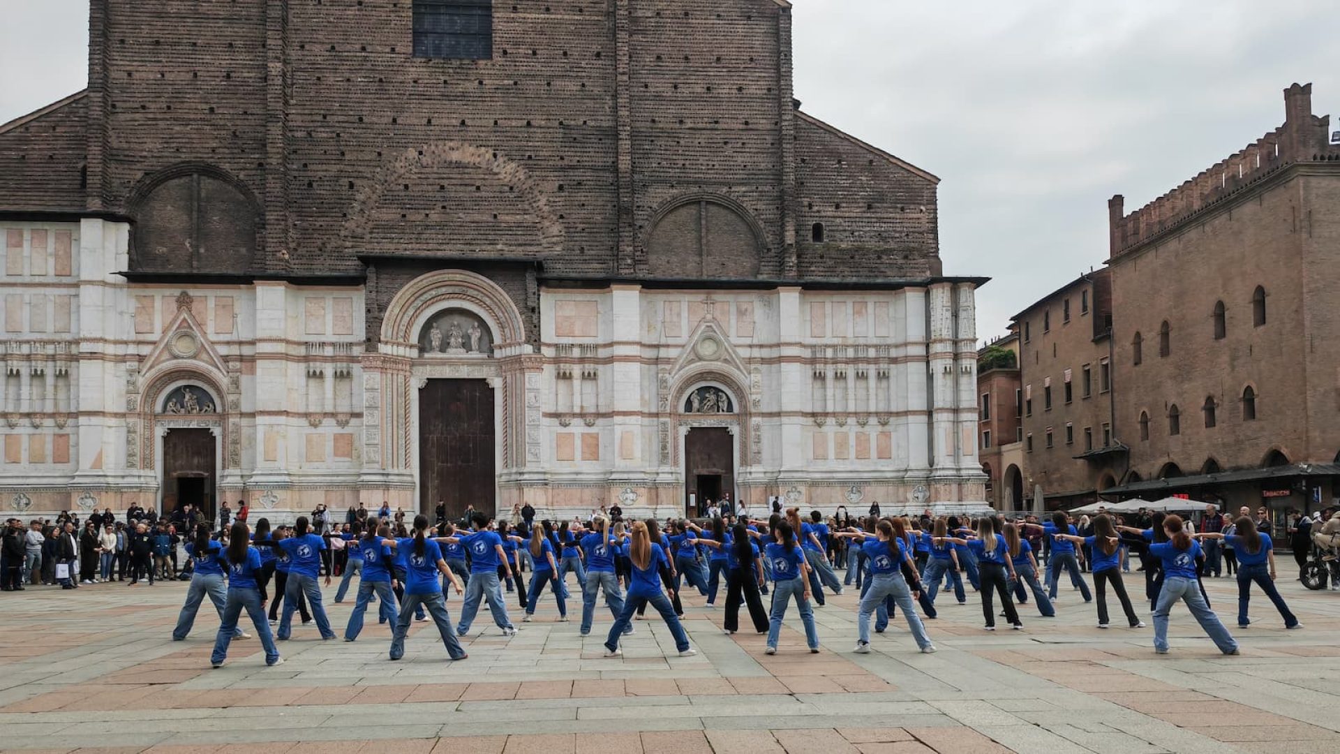 Flashmob Bologna Assottica